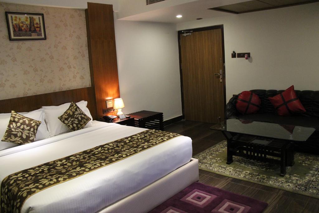 Maple Wood Hotel Ranchi Room photo