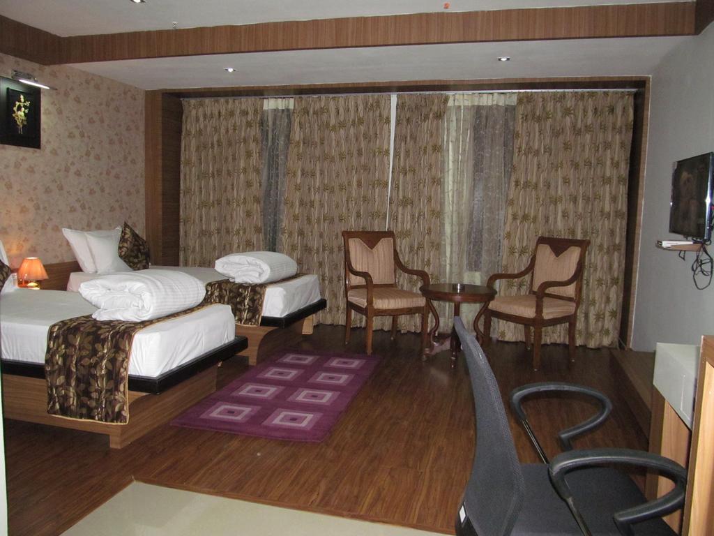 Maple Wood Hotel Ranchi Exterior photo